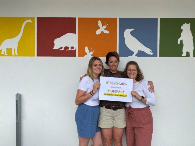 Antonia, Ulli und Sonja freuen sich über die neue Kindergarten-Homepage@Gemeinde Bad Häring