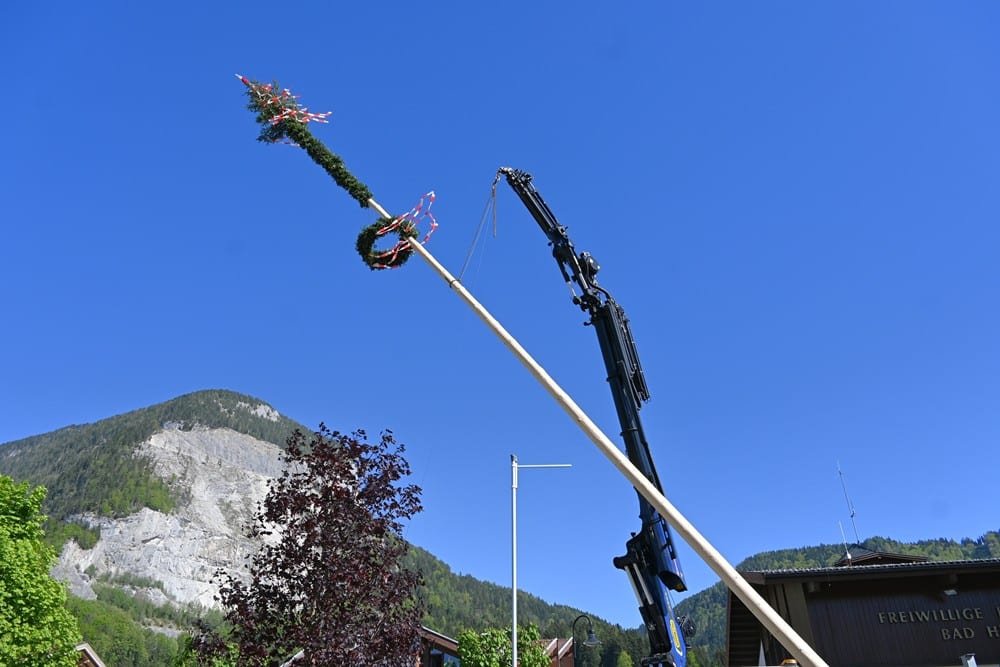 Fotoeindrücke vom Maibaum-Aufstellen